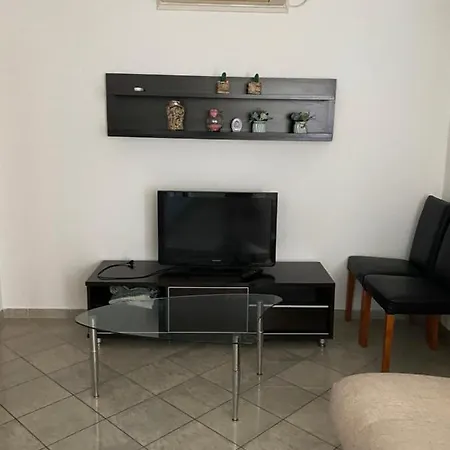 This Is Not Open! Asked Them To Take Off This Property!! Please Do Not Reserve! * Čilipi